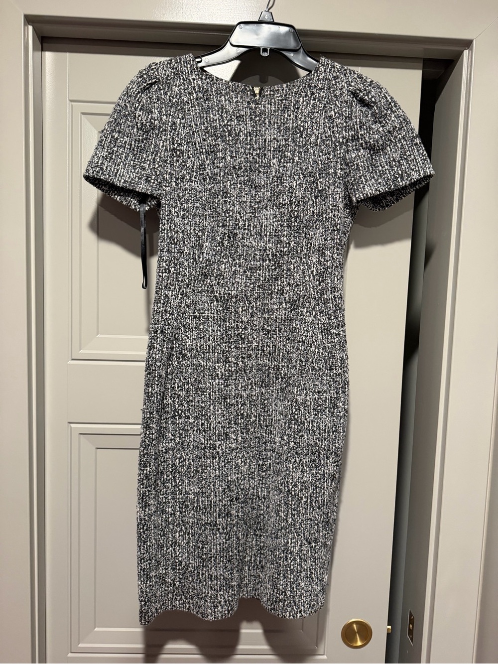 Calvin KleinGray Knit Sheath Dress - Women